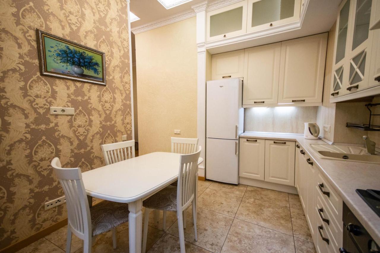 Kyiv Classic Apartment Exterior photo