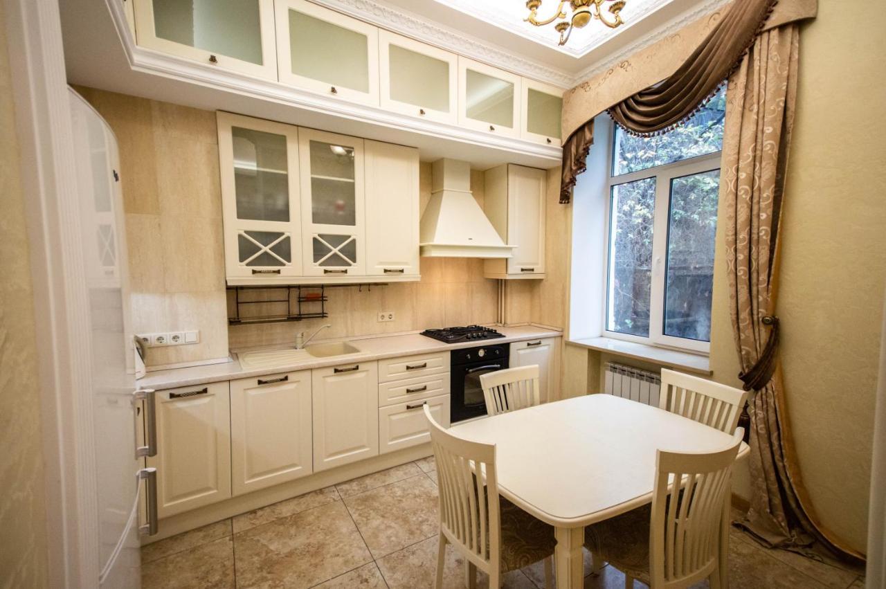 Kyiv Classic Apartment Exterior photo